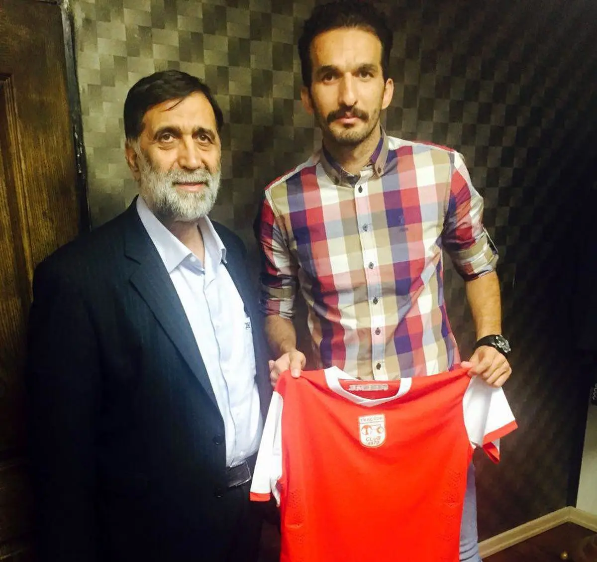 تبریک هافبک تراکتورسازی به پرسپولیسی ها