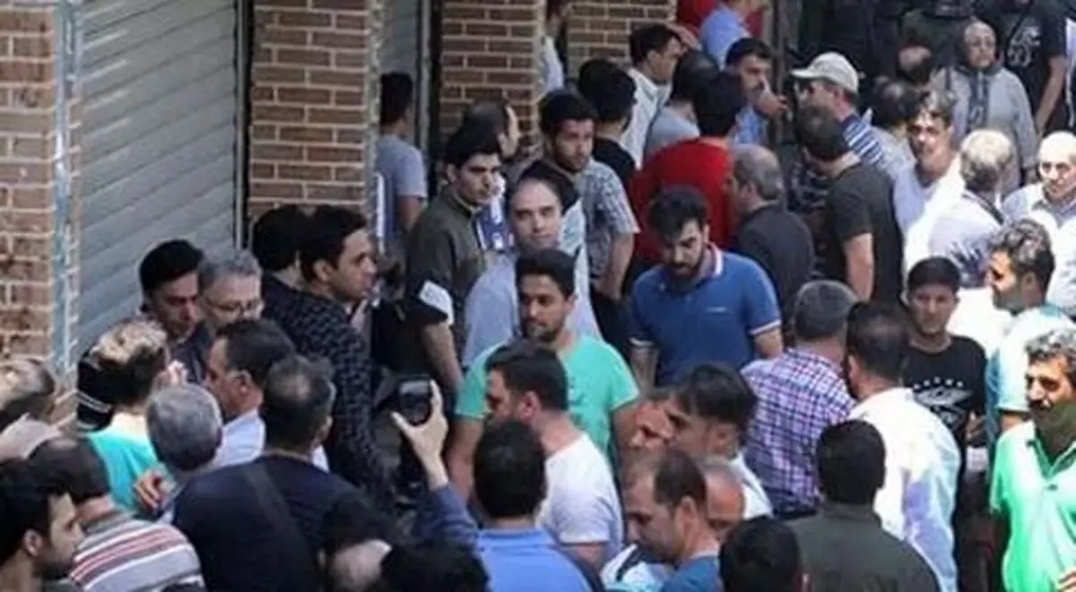 فیلم پربازدید از بیرون انداختن لیدر آشوب توسط بازاریان تهران