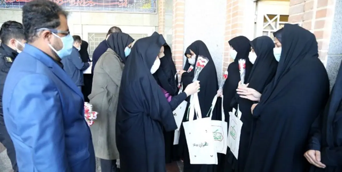 تجلیل از بانوان شاغل در مجتمع عروجیان