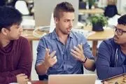 چرا هنگام صحبت کردن دست‌های خود را تکان می‌دهیم؟
