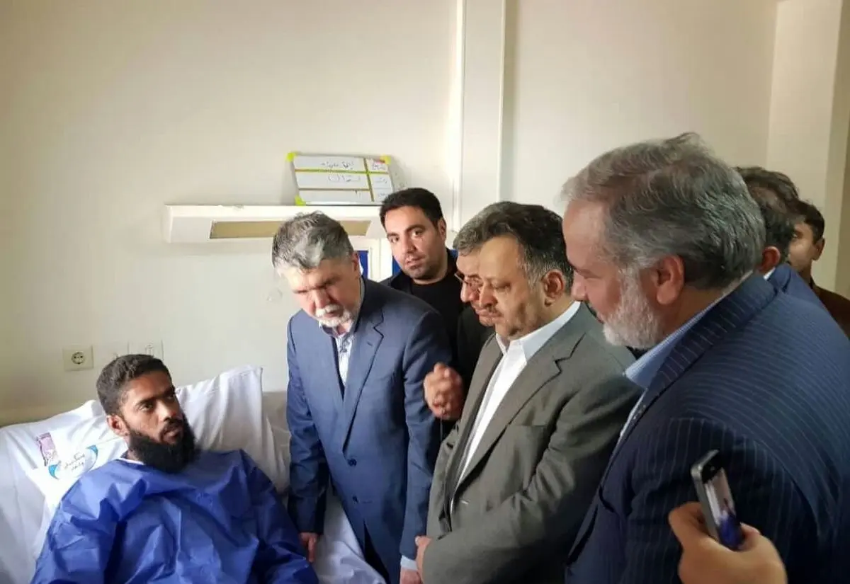 عیادت وزیر ارشاد از مصدومان حادثه تروریستی چابهار/تصاویر