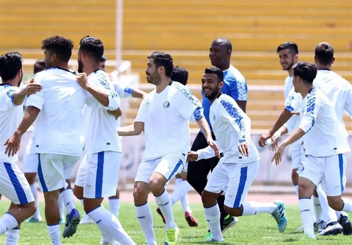 شفر، تولد دروازه بان آبیپوشان را تبریک گفت