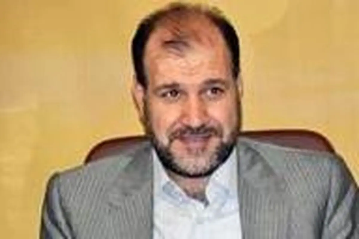 احمدی: مدیران ناتوان از صنعت خودرو کنار بروند