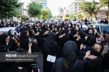 حضور چهره‌ها در مراسم یادبود جان‌باختگان متروپل/گزارش تصویری