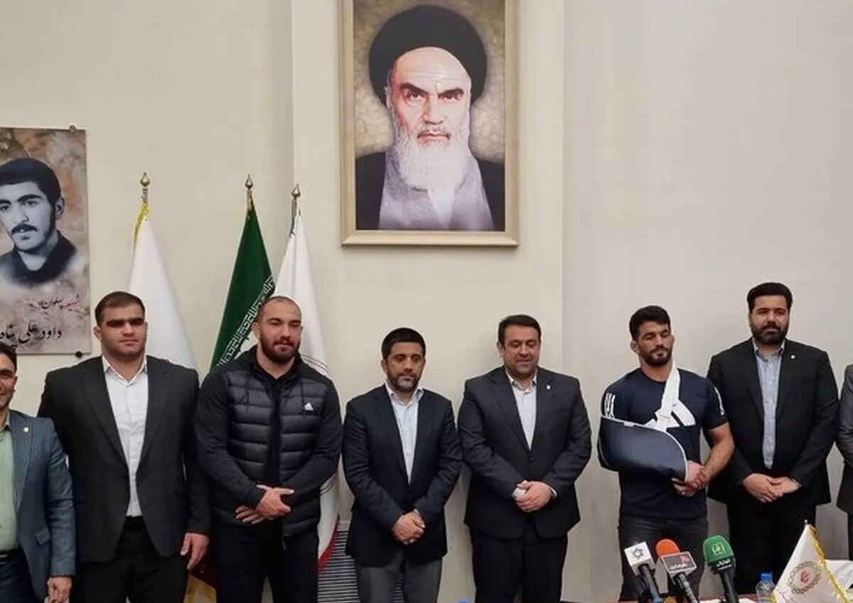 حسن یزدانی کارمند بانک شد
