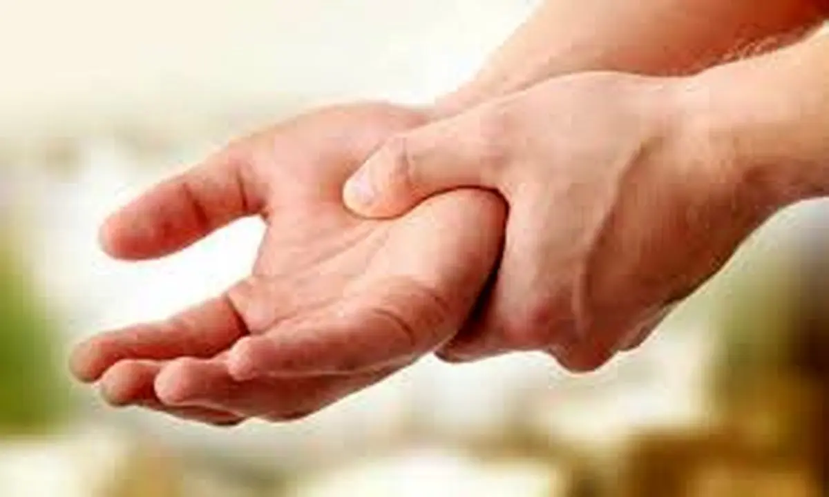 چرا دستانمان می لرزد؟