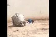 نماز خواندن یک کودک کار+ فیلم