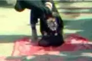 اعدام دختر جوان سوری توسط تروریست‌ها در انظار عمومی + فیلم