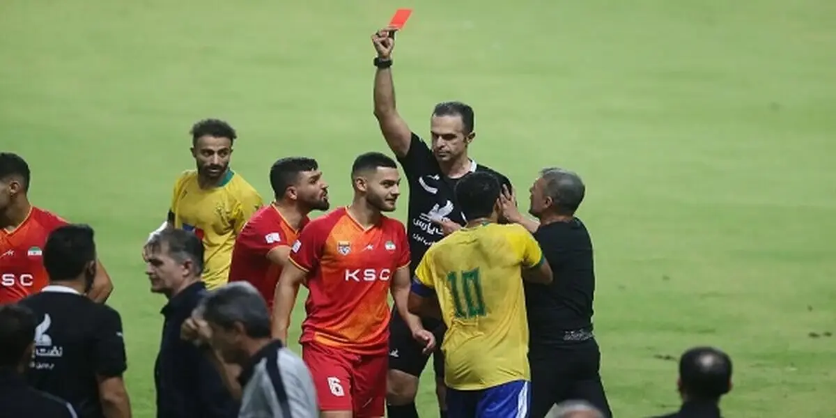 پنالتى هاى استقلال و سپاهان سوخت؟ قبل از گل پرسپولیس خطا رخ داد؟ / بررسی داورى های هفته دوم لیگ 
