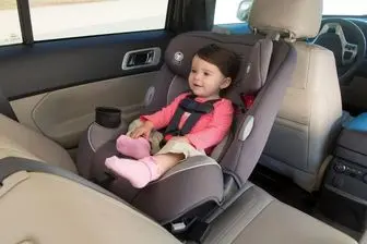 صندلی خودرو کودک یکی از عوامل سلامت کودک است