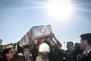 آتش نشانان در کنار شهدای بهشت زهرا آرام گرفتند