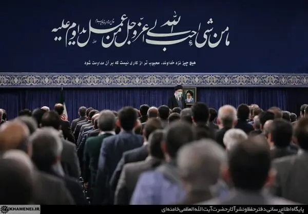 دیدار کارآفرینان، تولیدکنندگان و دانش بنیان‌ها با رهبر انقلاب/گزارش تصویری