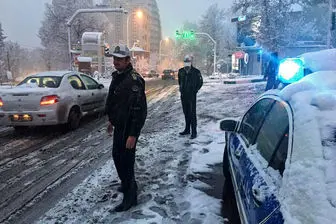 بارش برف در جاده های کشور/ زنجیرچرخ فراموش نشود