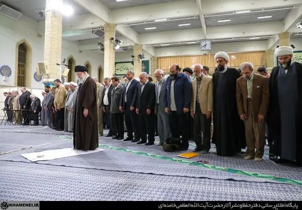 دیدار شاعران و اساتید ادبیات فارسی با رهبر انقلاب/گزارش تصویری