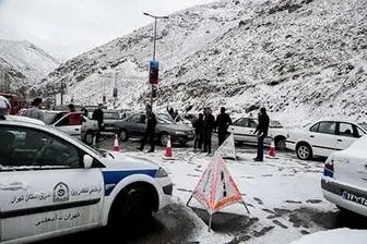 هم‌وطنان گرفتار در برف ‌در فرمانداری فیروزکوه اسکان داده شدند
