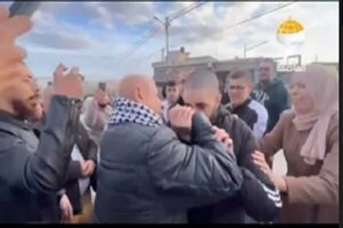 دیدار اسیر فلسطینی با خانوادهاش پس از ۱۰ سال اسارت+ فیلم
