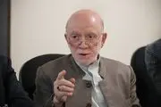 رفتار رئیس جمهور در راستای منحرف کردن افکار عمومی از مطالبات اصلی جامعه است