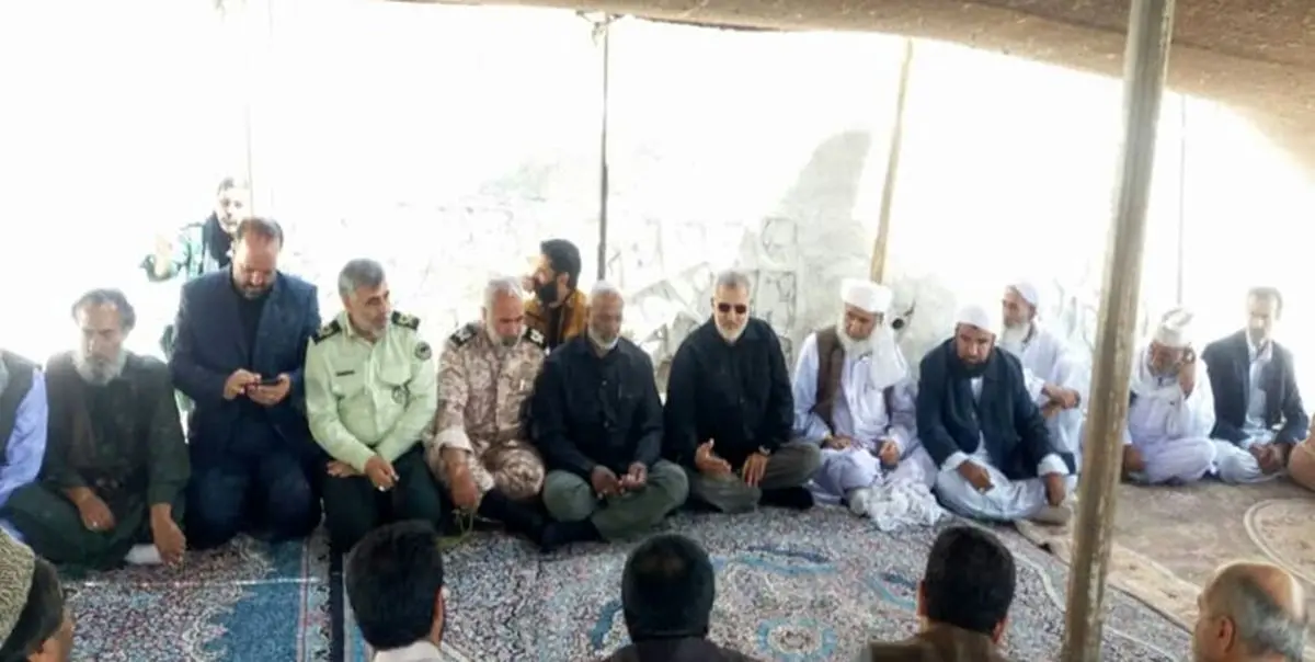 حضور سردار پاکپور در جمع عزاداران عاشورای حسینی در زاهدان
