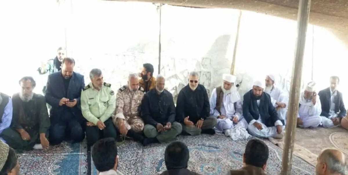 حضور سردار پاکپور در جمع عزاداران عاشورای حسینی در زاهدان