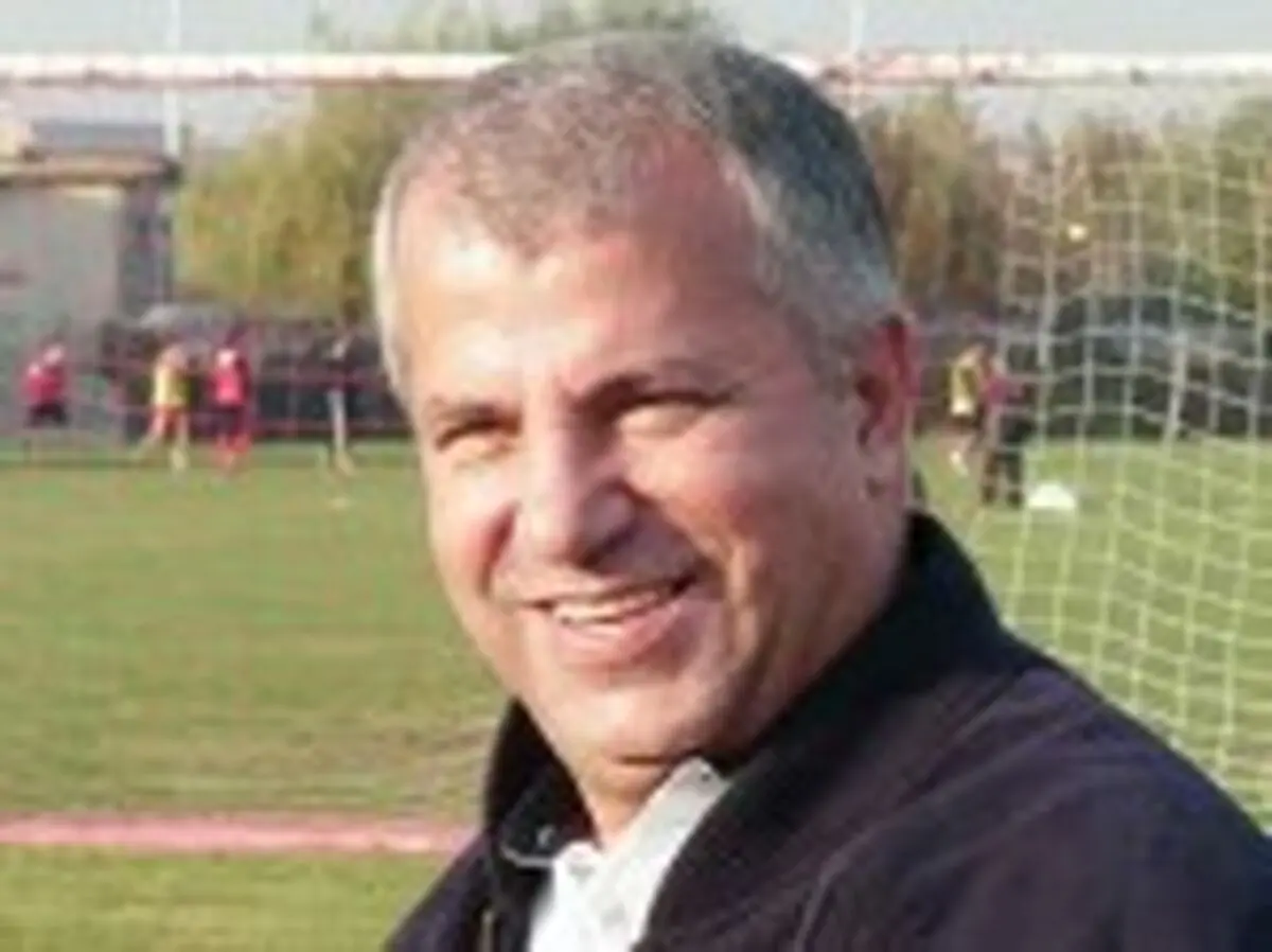 پیشنهاد پرسپولیس را تایید می‌کنم