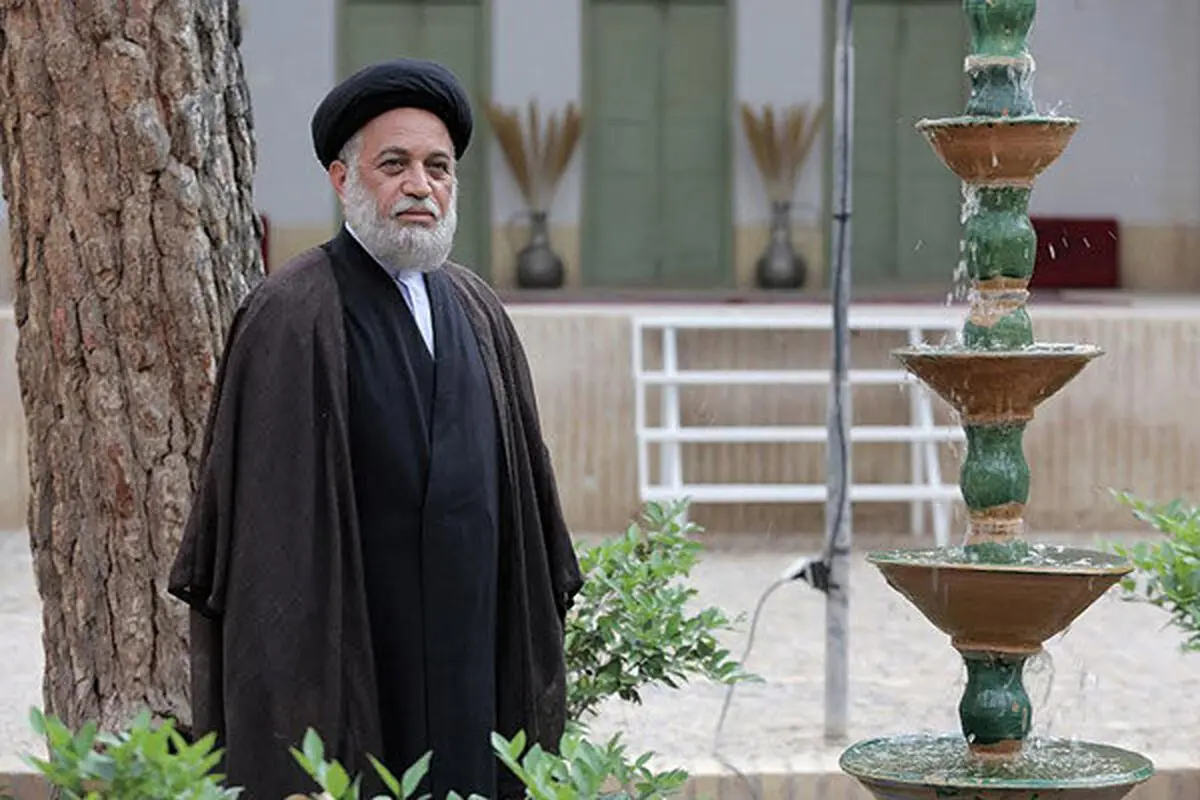 کارگردان معروف استاد حوزه می شود