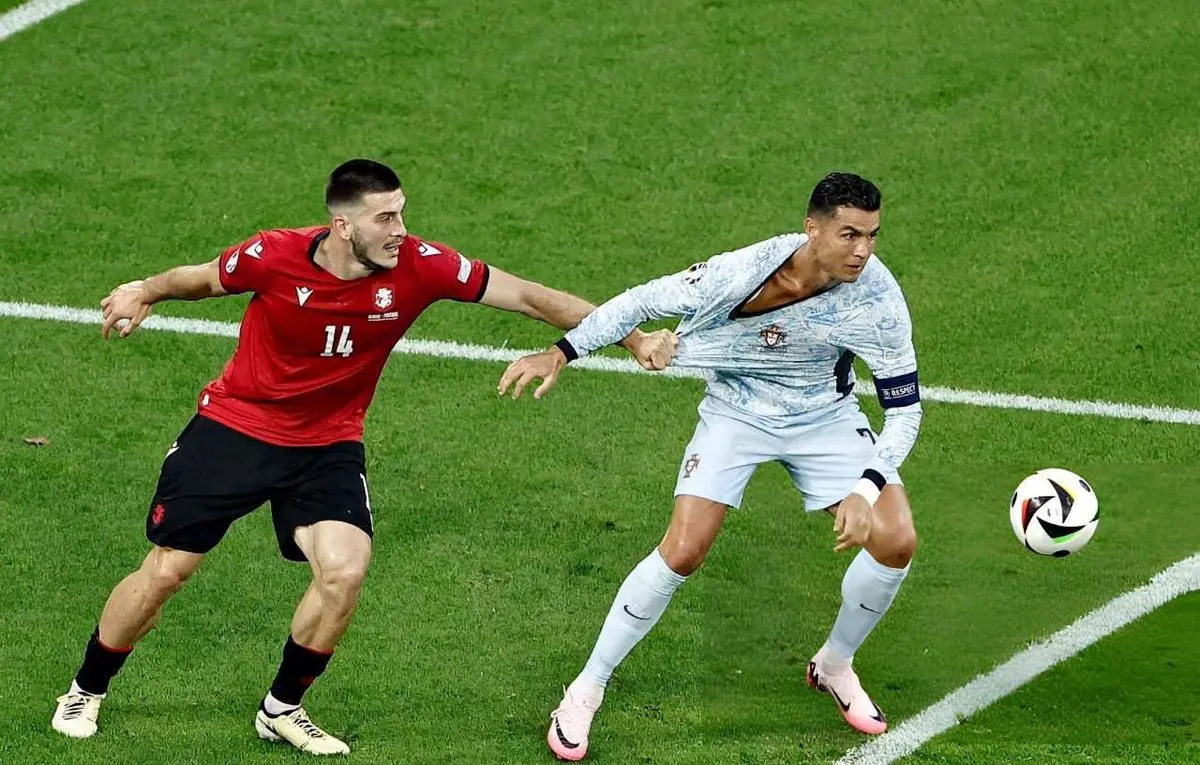 پرسپولیسیها به بهانه رونالدو به بنیادیفر تیکه انداختند!