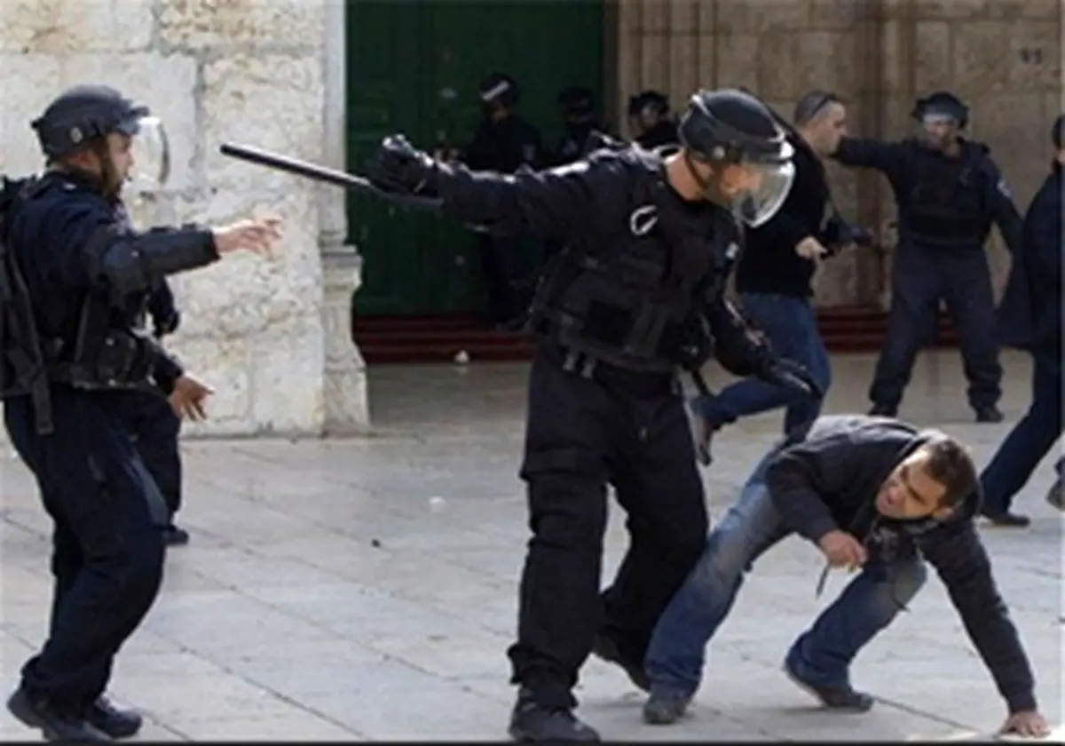 تلاش جوانان فلسطینی برای شکستن حصر نظامی مسجدالاقصی