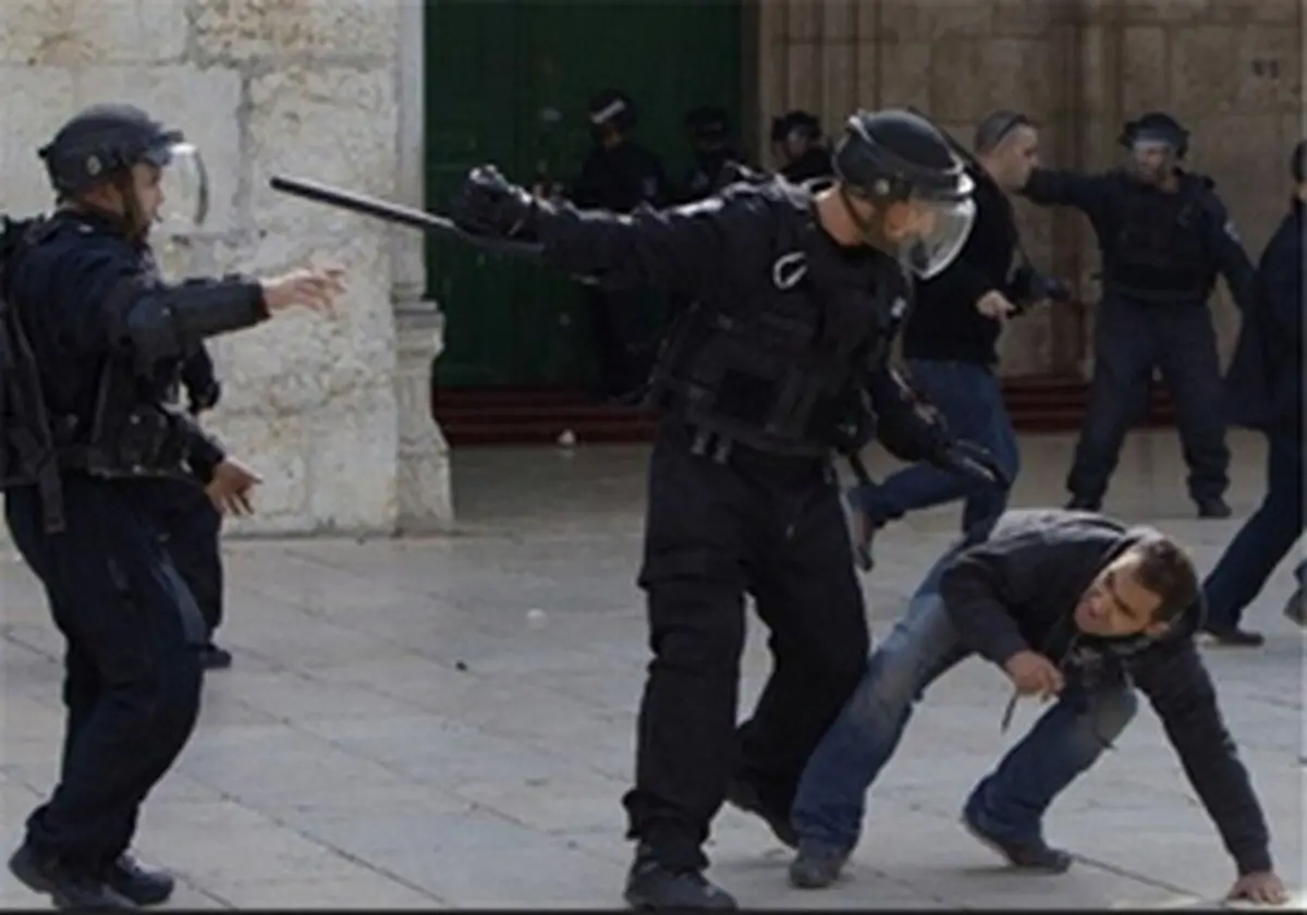 تلاش جوانان فلسطینی برای شکستن حصر نظامی مسجدالاقصی