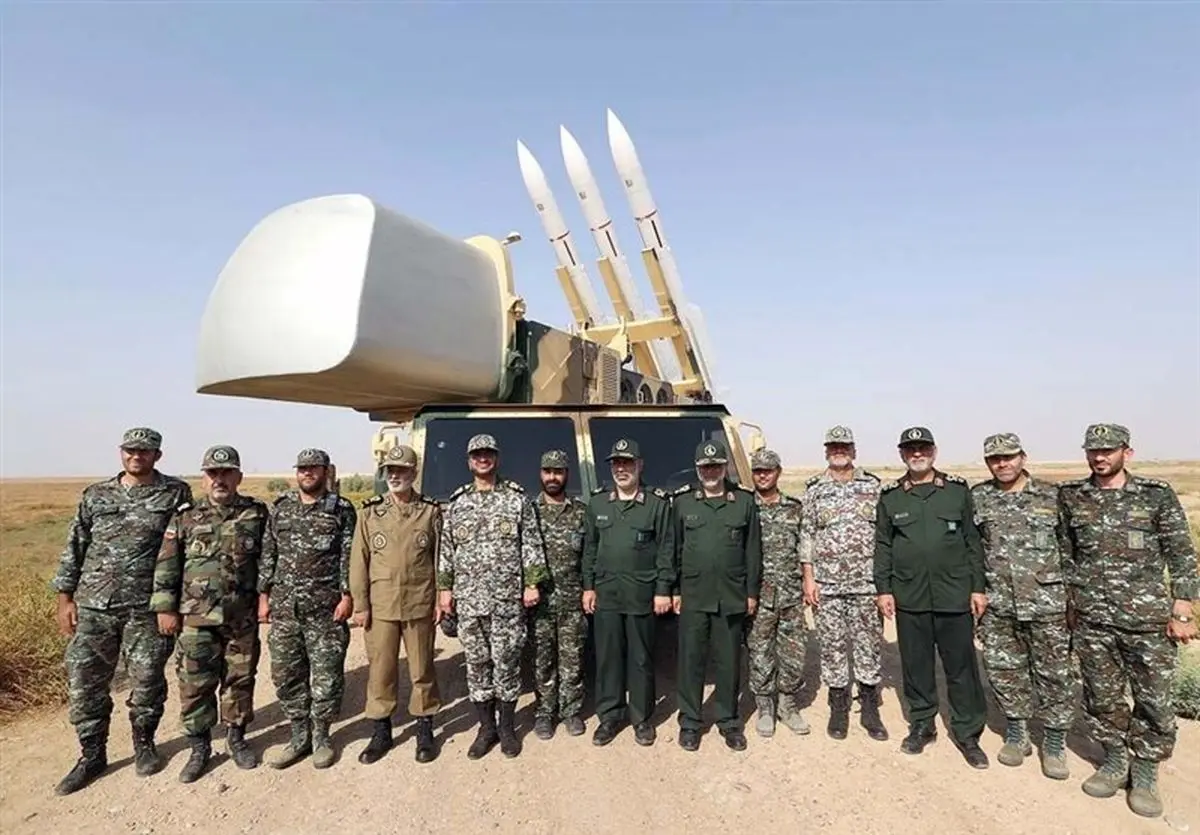 بازدید امیر موسوی از سامانههای پدافندی ارتش و سپاه