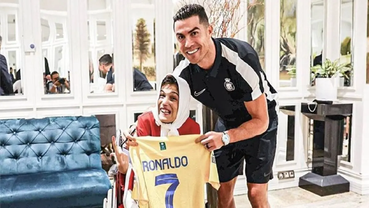 پرسپولیس پیراهن رونالدو را به دختر کاشانی می‌دهد
