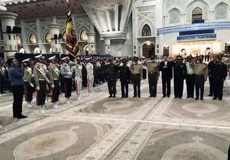  حضور جمعی از فرماندهان نیروهای مسلح در حرم امام(ره)