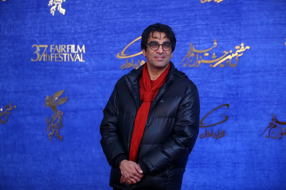 آقای کارگردان: به زودی فهرست سانسور‌ها به دستم می‌رسد!
