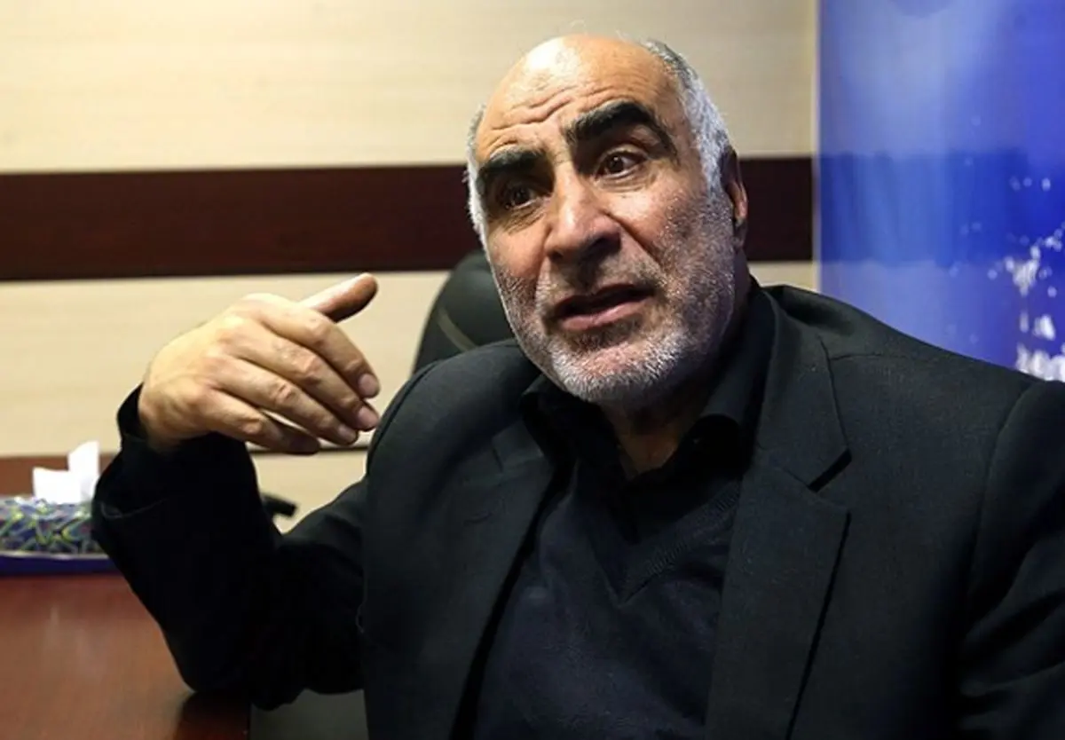 روحانی با اصناف و بازار هیچ مشورتی نکرده است/ مردم کوچه و بازار بر خلاف شعارها ، مشکلات اقتصادی را حس می کنند