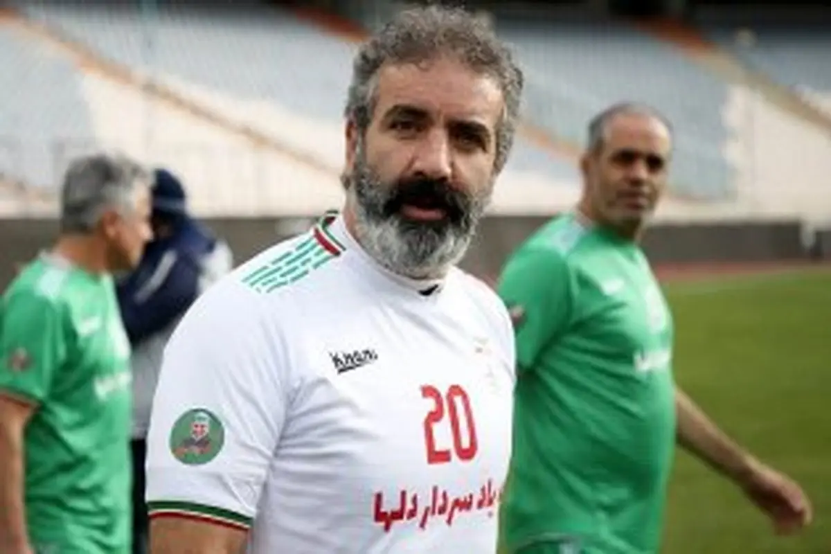 ولگردی بازیکنان روی چمن را تحمل نمیکنم