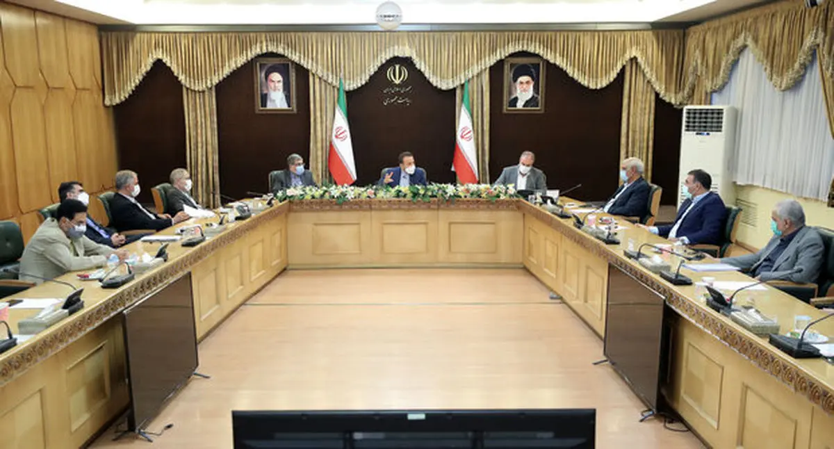 واعظی: باید تجربیات خود را در اختیار دولت سیزدهم قرار دهیم