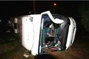 واژگونی اتوبوس در  محور همدان ـ ساوه، 22 مصدوم برجا گذاشت
