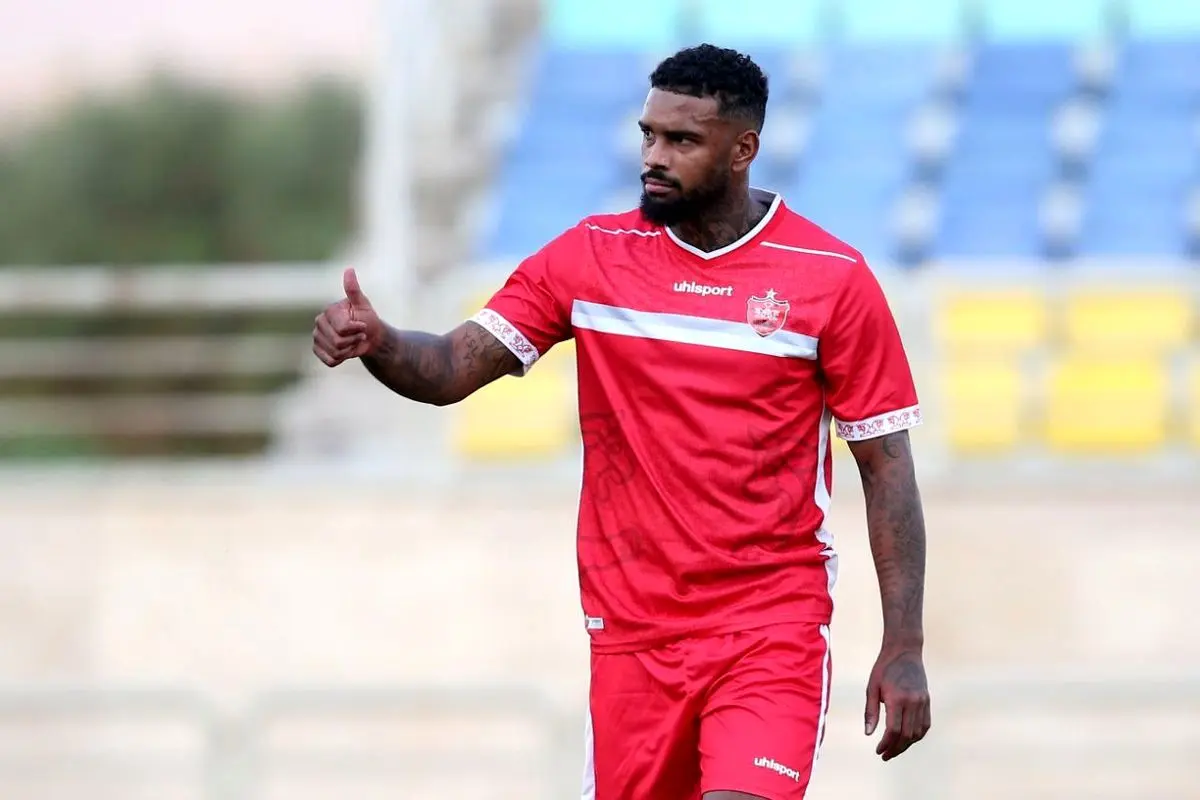 تلاش پرسپولیس برای بازگشت مهاجم جنجالی