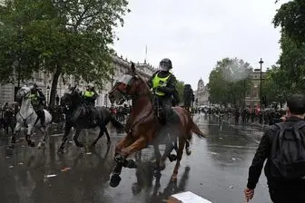 خشونت پلیس در مقابل تظاهرات ضد نژادپرستی در لندن

