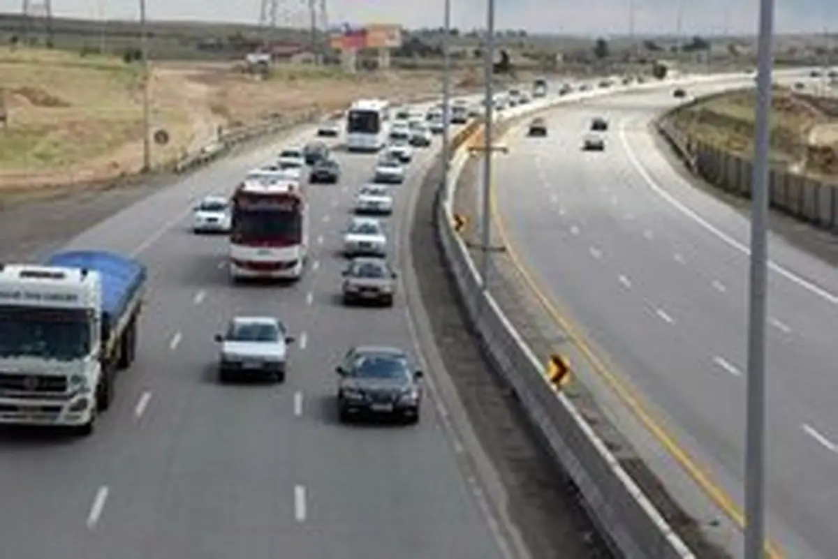 ترافیک نیمه سنگین در محور هراز