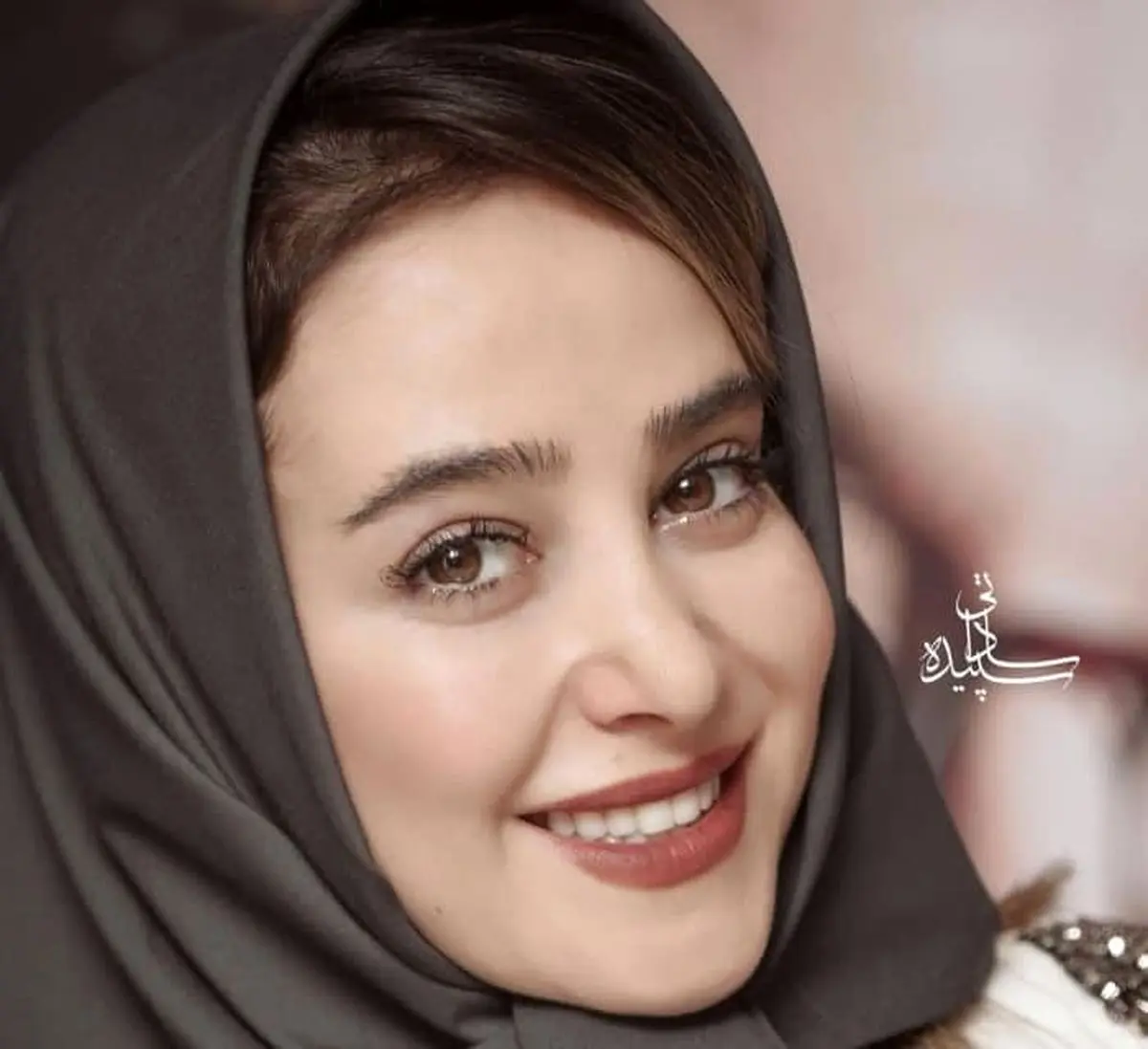 عکس عجیب مادر الناز حبیبی در روز عروسی اش