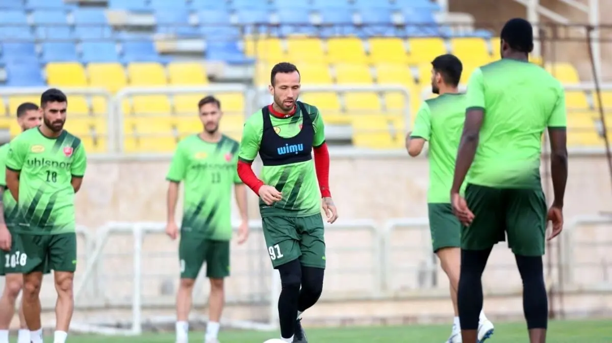 یحیی تکلیف پرسپولیس و مهاجم جنجالی را روشن کرد