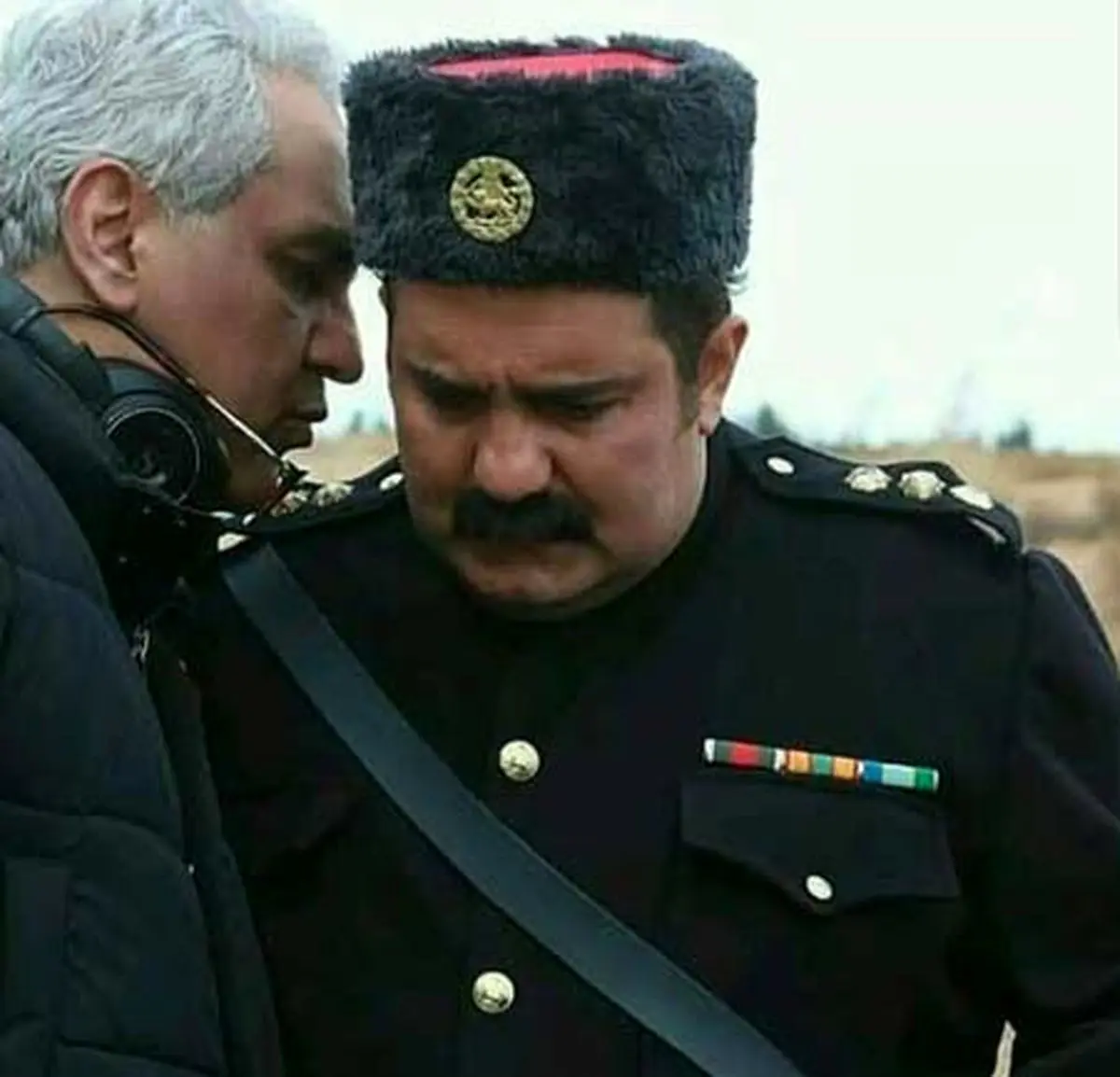 پیشنهاد دانلود سریال سال های دور از خانه و هیولا + عکس پروفایل سریالها