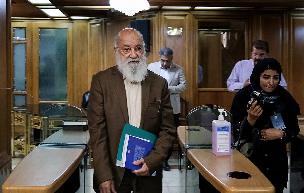 چمران: میزان آلودگی به اندازهای بالاست که تعطیلی ملموس نیست