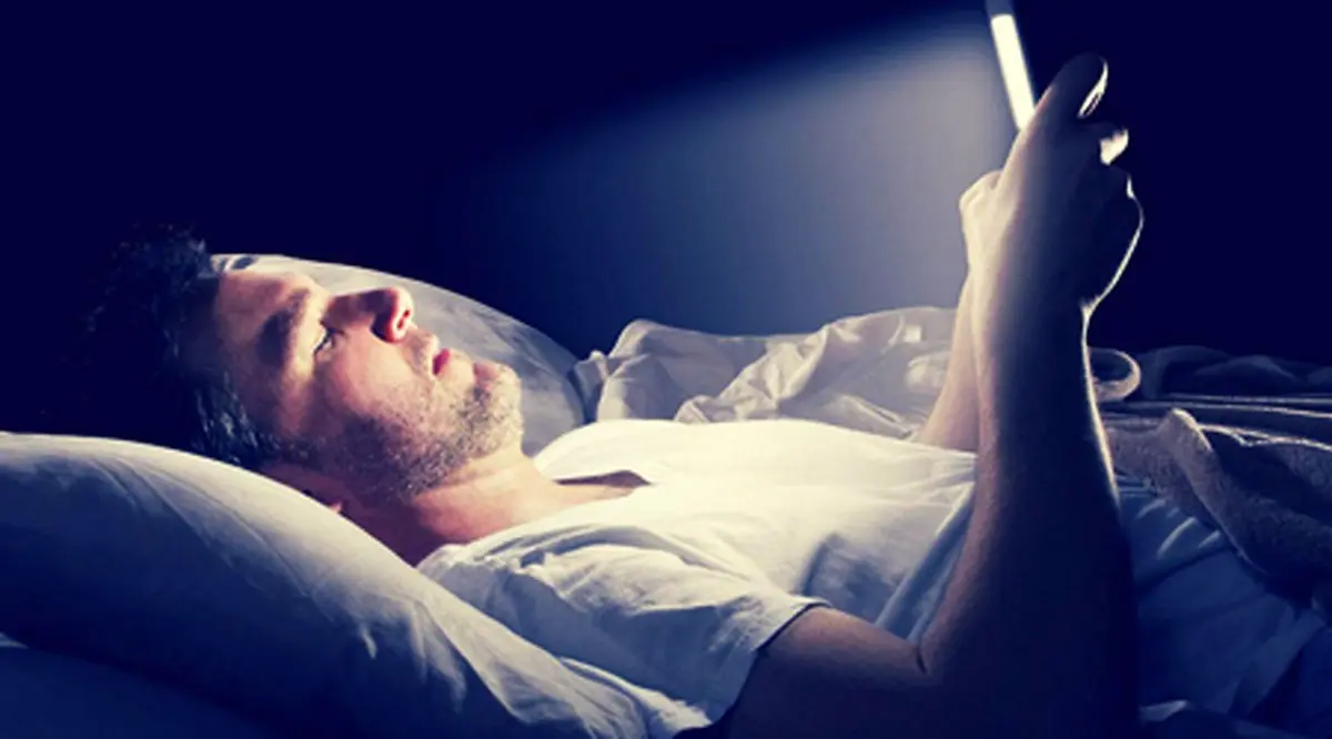 نور موبایل چه اثری بر چشم دارد؟