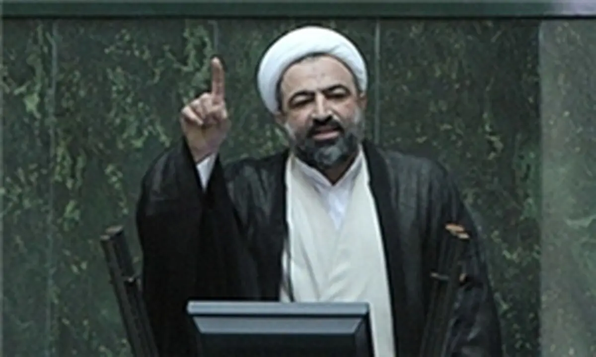 تقی‌زاده سرش را از گور بیرون آورده