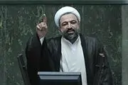 تقی‌زاده سرش را از گور بیرون آورده