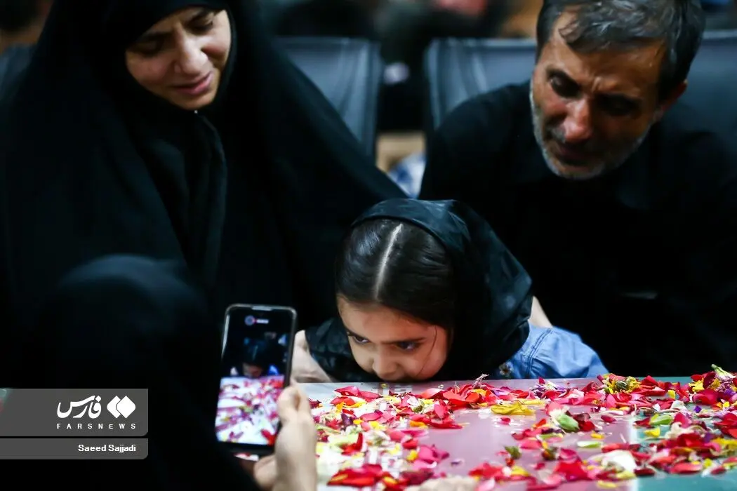 وداع با پیکر شهید مهدی اکبرپور روشن/گزارش تصویی