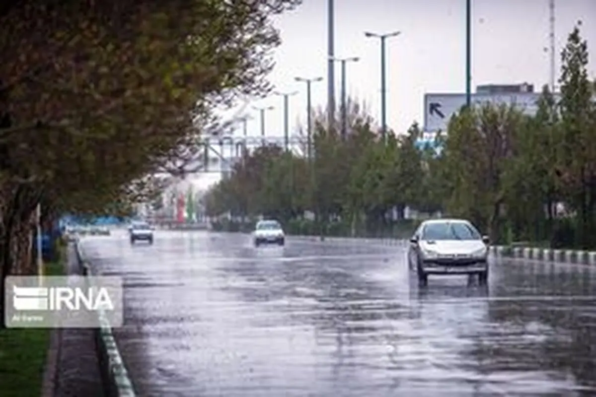 برف و باران در جاده‌های ۱۰ استان