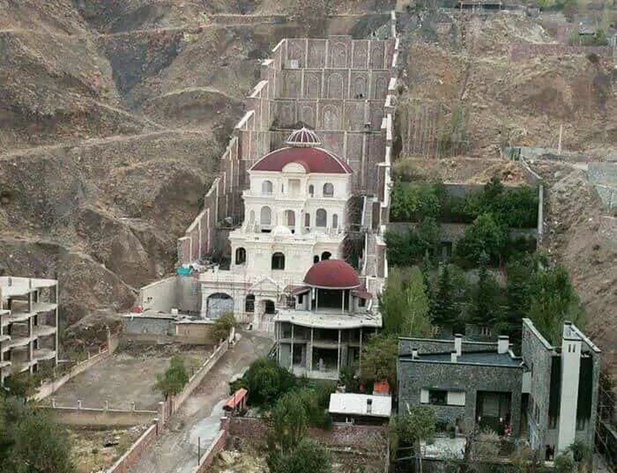 تخریب ۸ ویلای لاکچری + جزئیات