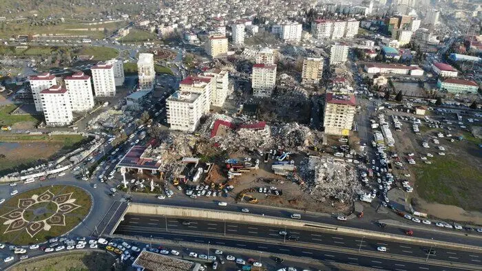 تصاویر جدیدی از آوار برداری و نجات زلزله زدگان ترکیه/گزارش تصویری